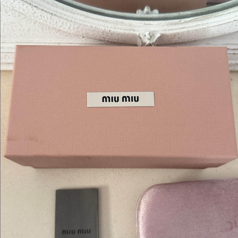 Miu Miu Regard Tortoise Sunglasses with Velvet Pink Case - aunthetic - Picture 6 of 8